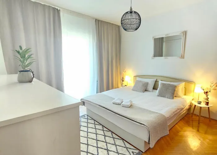 Miro * 马卡尔斯卡