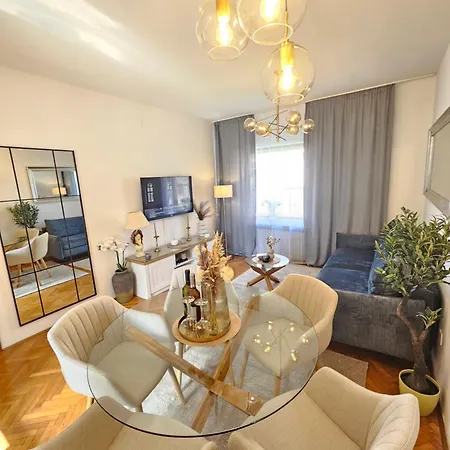 Miro * Μακάρσκα